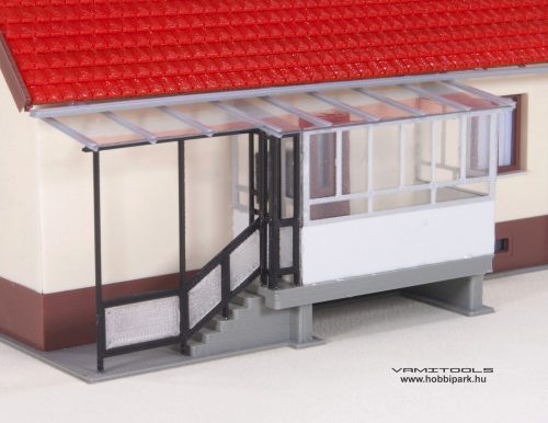 Nyeregtetős családi ház {001}