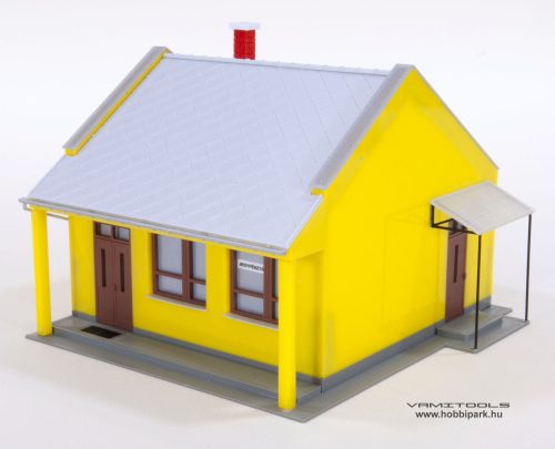 Kunfehértó jellegű állomásépület {504}