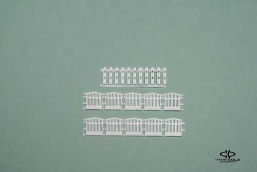 Hungarian railway fence {2111}