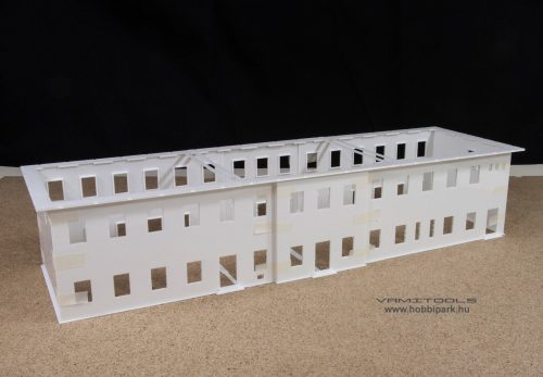 Dombóvár alsó jellegű állomásépület {524}